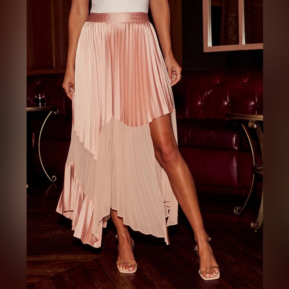 Elegant Pink Pleated Skirt